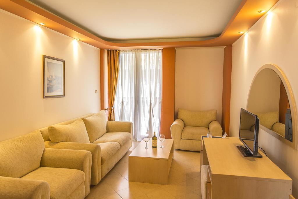 Family Hotel Gold Pearl (Adults Only) Sunny Beach Exterior photo